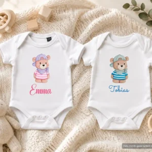 Collage von Baby Kurzarmbodies aus Bio Baumwolle mit den Namen Emma und Tobias personalisiert. | werk(t)raum33