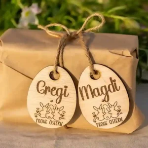 Osteranhänger aus Holz mit Namen graviert