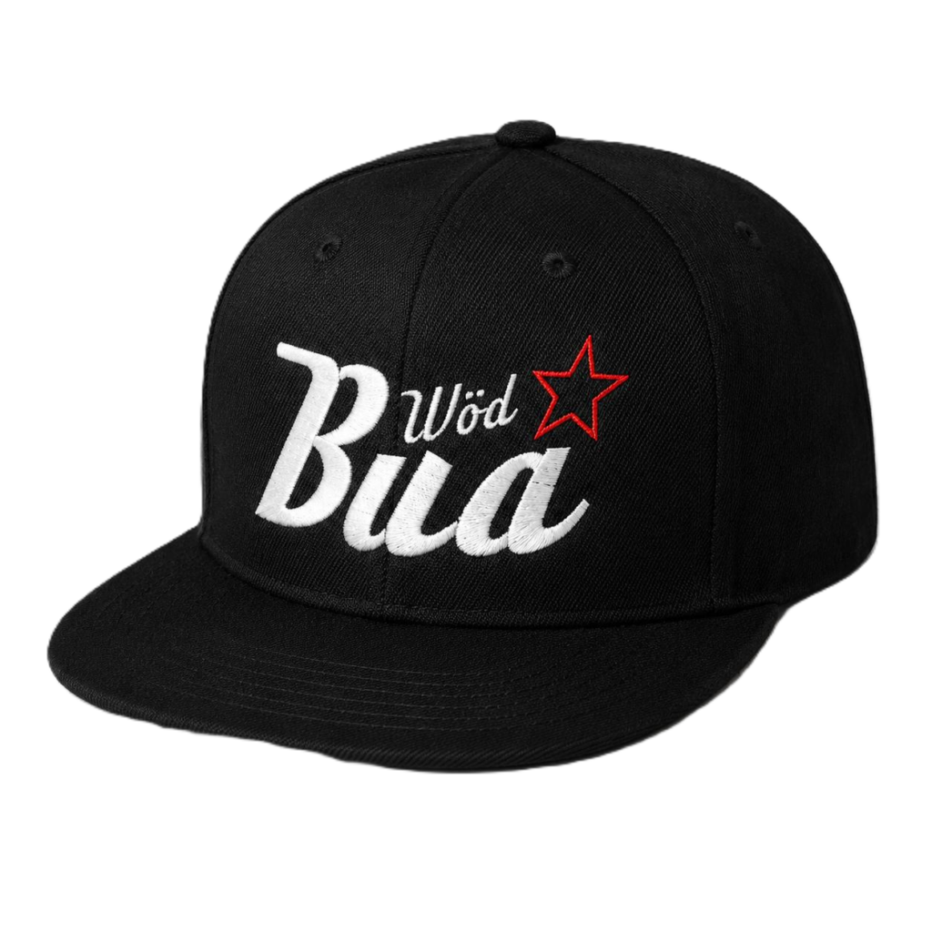 Kapperl bestickt mit "Wöd Bua" und einem roten Stern.