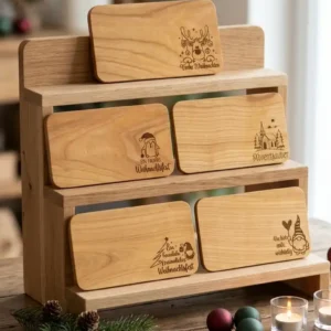 Schneidbrett Weihnachten aus Kirschholz mit verscheidenen Motiven wie Rentier, Pinguin oder Gnom von werktraum33.